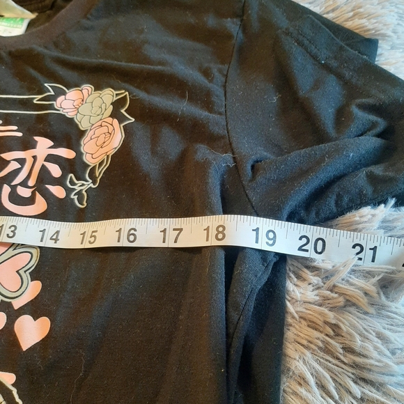 Anime T-shirt Size F ( Large men or Med woman) - Picture 7 of 7